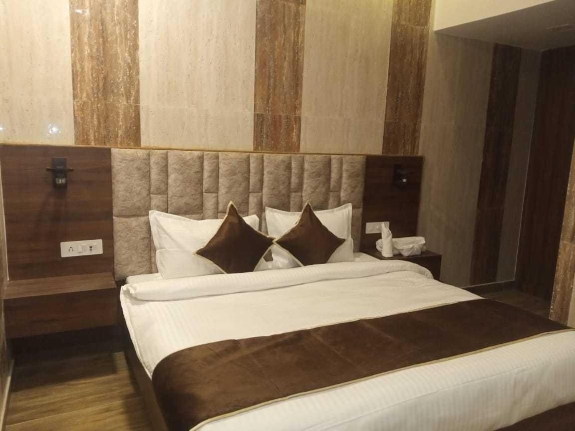 Oyo Mmc Hotel And Restaurant Мірут Екстер'єр фото